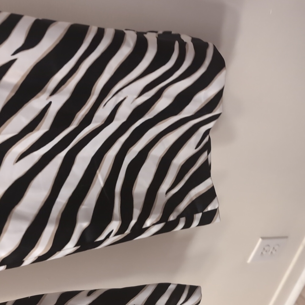 Zebra Pattern Pants - Picture 6 of 12